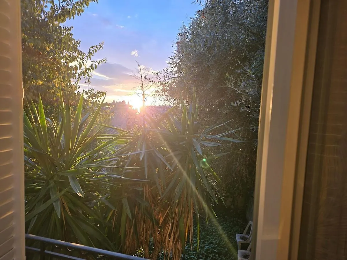 Βίλα Maison Calme Avec Jardin, Proche Des Transports Νίκαια